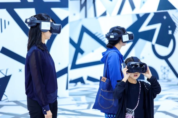 博星优配 “永恒的巴黎圣母院”VR之旅，见证巴黎圣母院前世今生